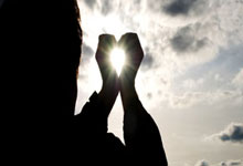 3月没过完，就有4位名人去世，只有一人寿终，其余3人救都来不及.